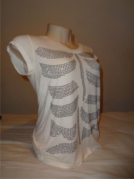 Blusinha bege com detalhes MÁXIMA tam. P